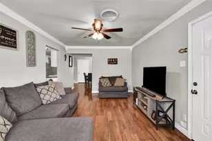 513 Farrer St, Angleton, TX 77515 - Photo 4