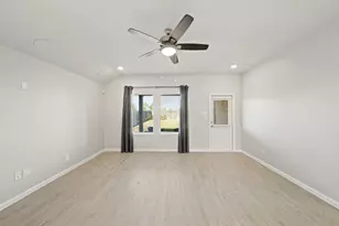 2307 Gentle Breeze Ln, Baytown, TX 77523 - Photo 8