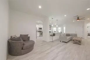 4633 Larkspur St, Houston, TX 77051 - Photo 12