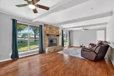 100 Green Meadows Circle, Springtown, TX 76082 - Photo 4