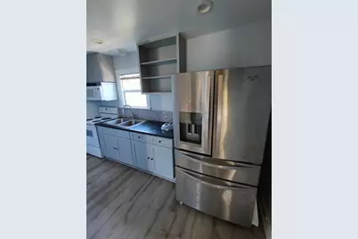 4724 Avenue Q 1/2, Galveston, TX 77551 - Photo 10