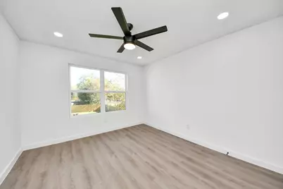 2911 Meadowgrass Lane, Houston, TX 77082 - Photo 32