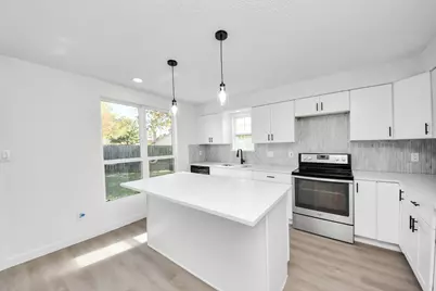 2911 Meadowgrass Lane, Houston, TX 77082 - Photo 14