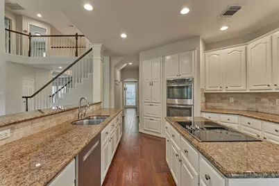 18 Gallant Oak Place, The Woodlands, TX 77381 - Photo 14