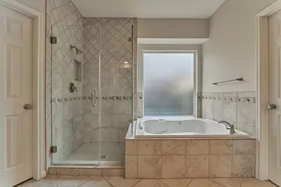 18 Gallant Oak Place, The Woodlands, TX 77381 - Photo 22