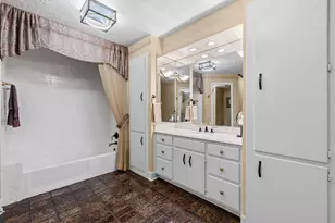 11212 Cedar Gully Rd, Beach City, TX 77523 - Photo 22