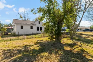 8915 W Richmond St, Needville, TX 77461 - Photo 16
