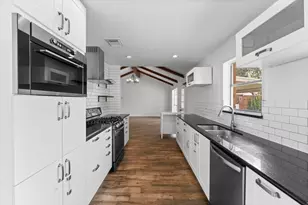 9735 Kemp Forest Dr, Houston, TX 77080 - Photo 10