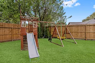 9735 Kemp Forest Dr, Houston, TX 77080 - Photo 22