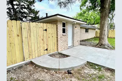 813 Cedar Lawn Drive, Alvin, TX 77511 - Photo 24