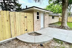 813 Cedar Lawn Dr, Alvin, TX 77511 - Photo 24