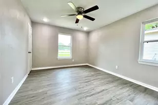 813 Cedar Lawn Dr, Alvin, TX 77511 - Photo 18