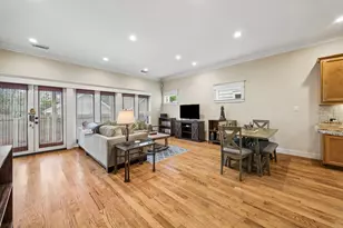 1017 W 16th St, Houston, TX 77008 - Photo 6