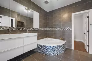 3006 Chenevert St, Houston, TX 77004 - Photo 8