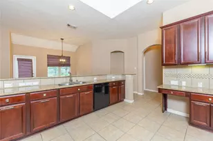 2201 Signal Hill Dr, Pearland, TX 77584 - Photo 10
