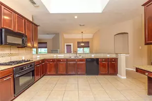 2201 Signal Hill Dr, Pearland, TX 77584 - Photo 6