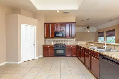 2201 Signal Hill Drive, Pearland, TX 77584 - Photo 8