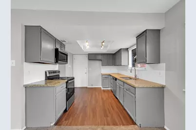 8406 Daycoach Lane Lane, Houston, TX 77064 - Photo 8