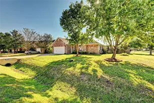 9227 Hidden Lake E, Magnolia, TX 77354 - Photo 2