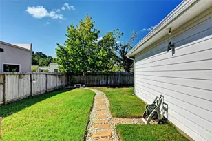 9227 Hidden Lake E, Magnolia, TX 77354 - Photo 30