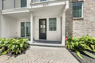 719 Wilshire Brook Ln, Houston, TX 77008 - Photo 2