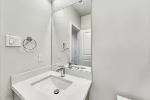 719 Wilshire Brook Ln, Houston, TX 77008 - Photo 16