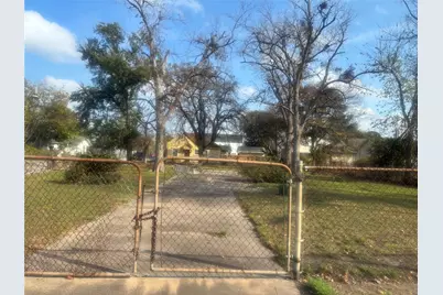 1212 Lockwood Drive, Houston, TX 77020 - Photo 1