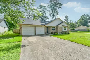 17502 Huntersglen Cir, Humble, TX 77396 - Photo 2