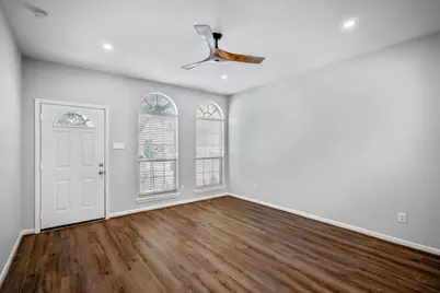 323 Plaza Del Sol Park, Houston, TX 77020 - Photo 12