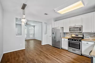 323 Plaza Del Sol Park, Houston, TX 77020 - Photo 6