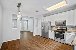 323 Plaza Del Sol Park, Houston, TX 77020 - Photo 6