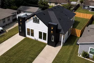 2006 Vince St, Pasadena, TX 77502 - Photo 2