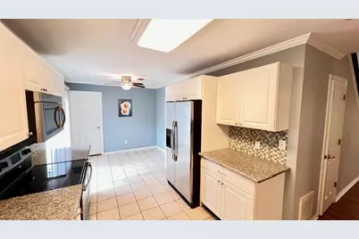 37 Rockfern Court, The Woodlands, TX 77380 - Photo 4