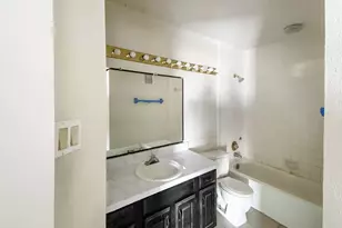 2826 S Bartell Dr, Houston, TX 77054 - Photo 6
