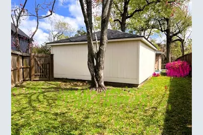 8639 Cedarbrake Drive, Spring Valley Village, TX 77055 - Photo 22