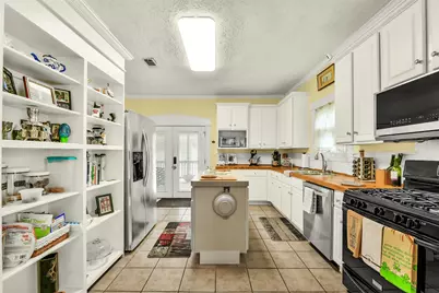 3017 Bernardo De Galvez Avenue, Galveston, TX 77550 - Photo 8
