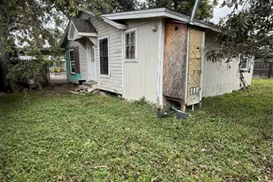 64 Neyland St, Houston, TX 77022 - Photo 30