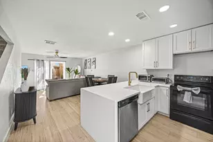 11000 Kinghurst Dr, Houston, TX 77099 - Photo 1