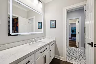 4 W Shady Ln, Houston, TX 77063 - Photo 34