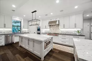 4 W Shady Ln, Houston, TX 77063 - Photo 12