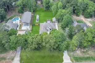 18008 Cindy Ln, Conroe, TX 77302 - Photo 2