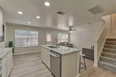 111 N Villa Oaks Drive, The Woodlands, TX 77382 - Photo 18