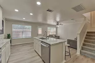 111 N Villa Oaks Dr, The Woodlands, TX 77382 - Photo 18