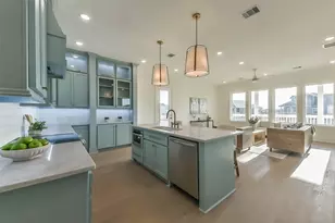 4011 Miramar Ct, Galveston, TX 77554 - Photo 10