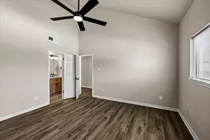 154 April Point Dr S, Conroe, TX 77356 - Photo 6