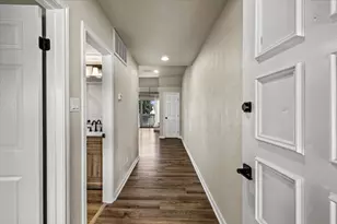 154 April Point Dr S, Conroe, TX 77356 - Photo 4
