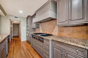 473 N Post Oak Ln, Houston, TX 77024 - Photo 18