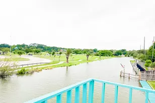 27 Marlin Ln, Baytown, TX 77520 - Photo 10
