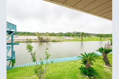 27 Marlin Lane, Baytown, TX 77520 - Photo 2