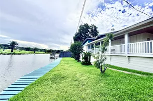 27 Marlin Ln, Baytown, TX 77520 - Photo 6